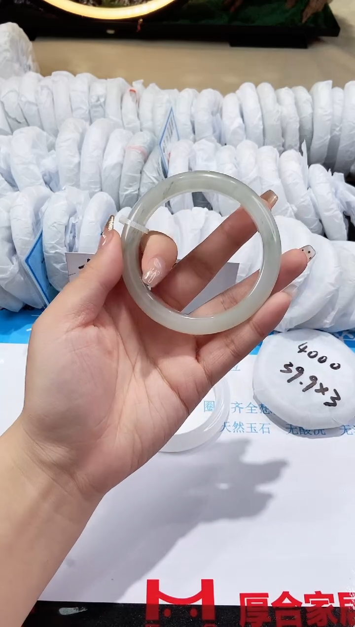 【闪购商品】石英质玉手镯未镶嵌154-59.4