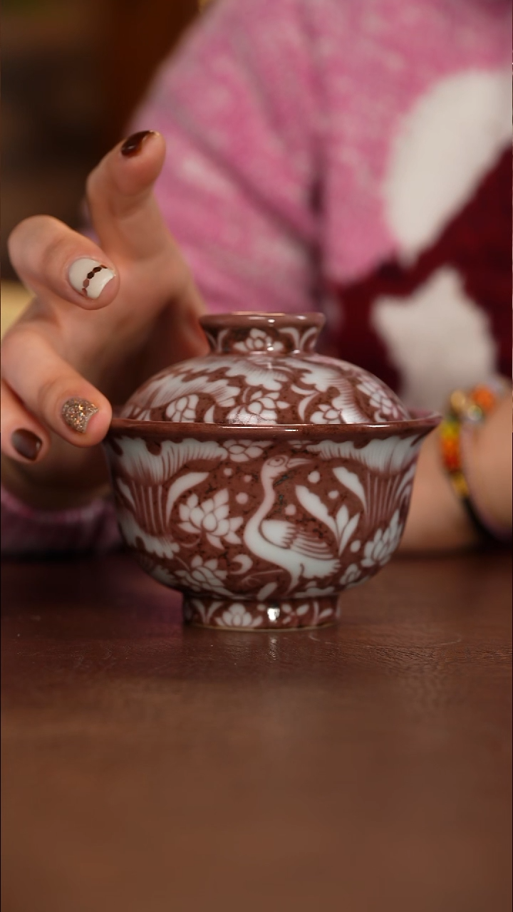 釉里红一鹭连科纹盖碗