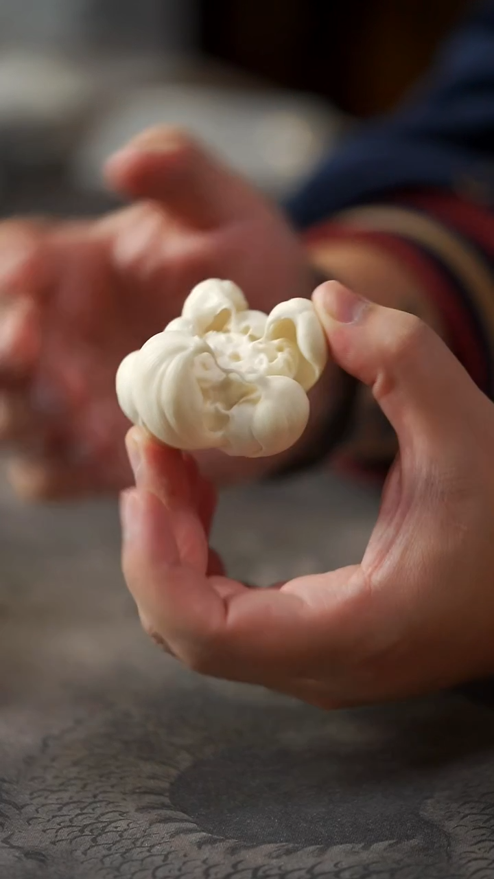 金丝楠LUJIAO全手工雕刻荷花手把件