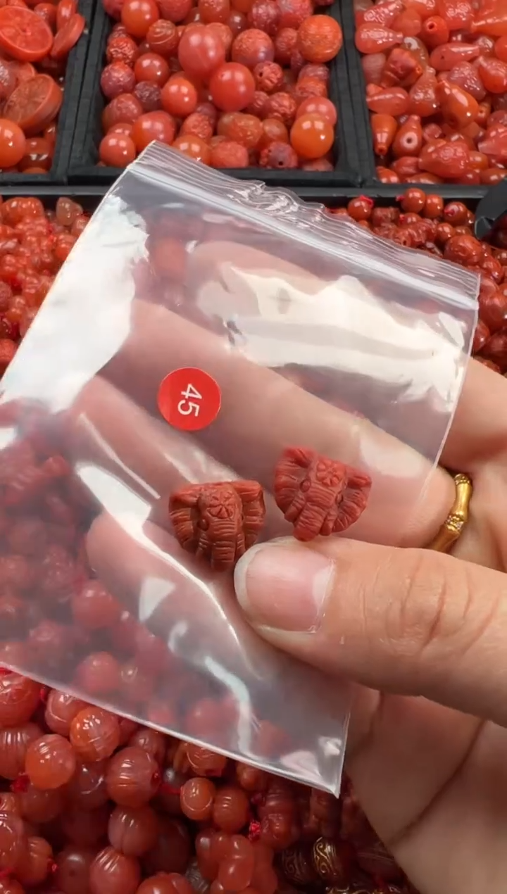 【闪购商品】南红玛瑙颈饰未镶嵌1