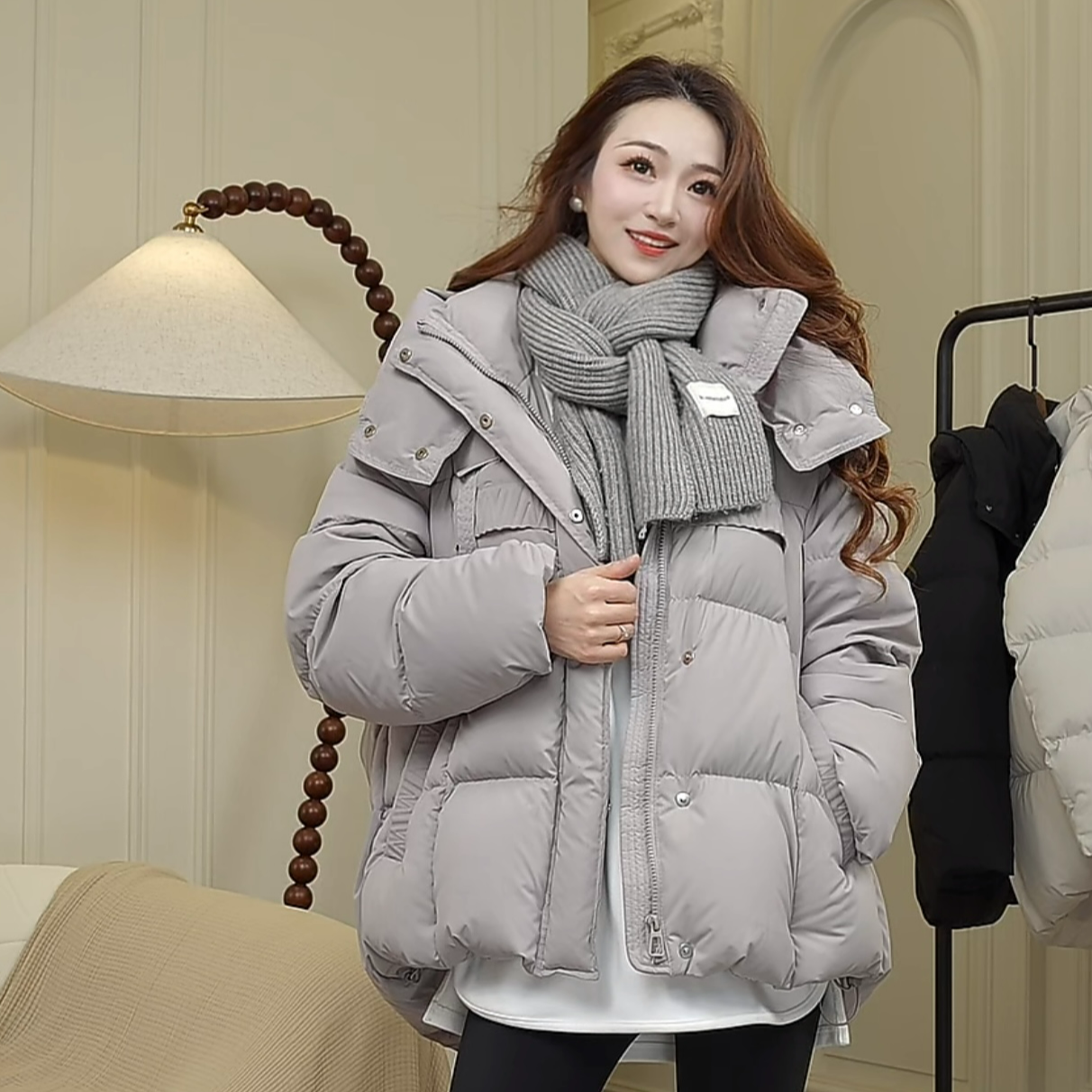 百搭加厚宽松口袋字母边羽绒服女短款外套韩版连帽保暖休闲冬季