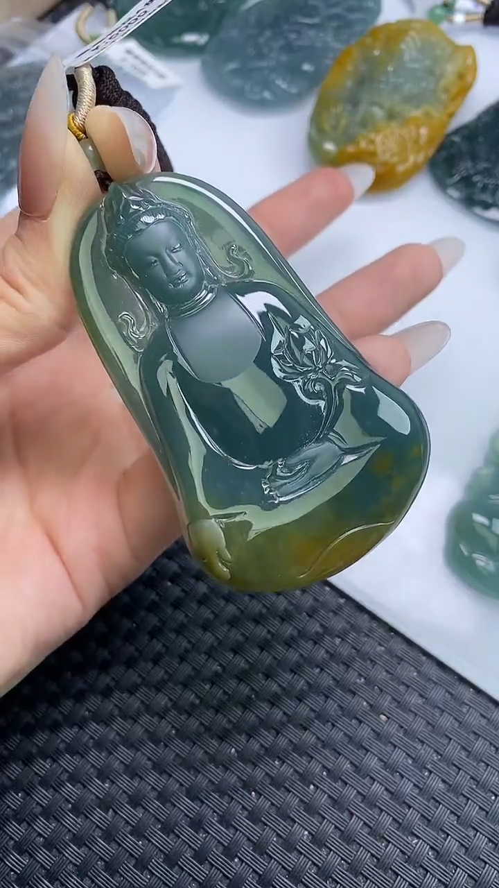 【闪购商品】翡翠颈饰未镶嵌A货翡翠