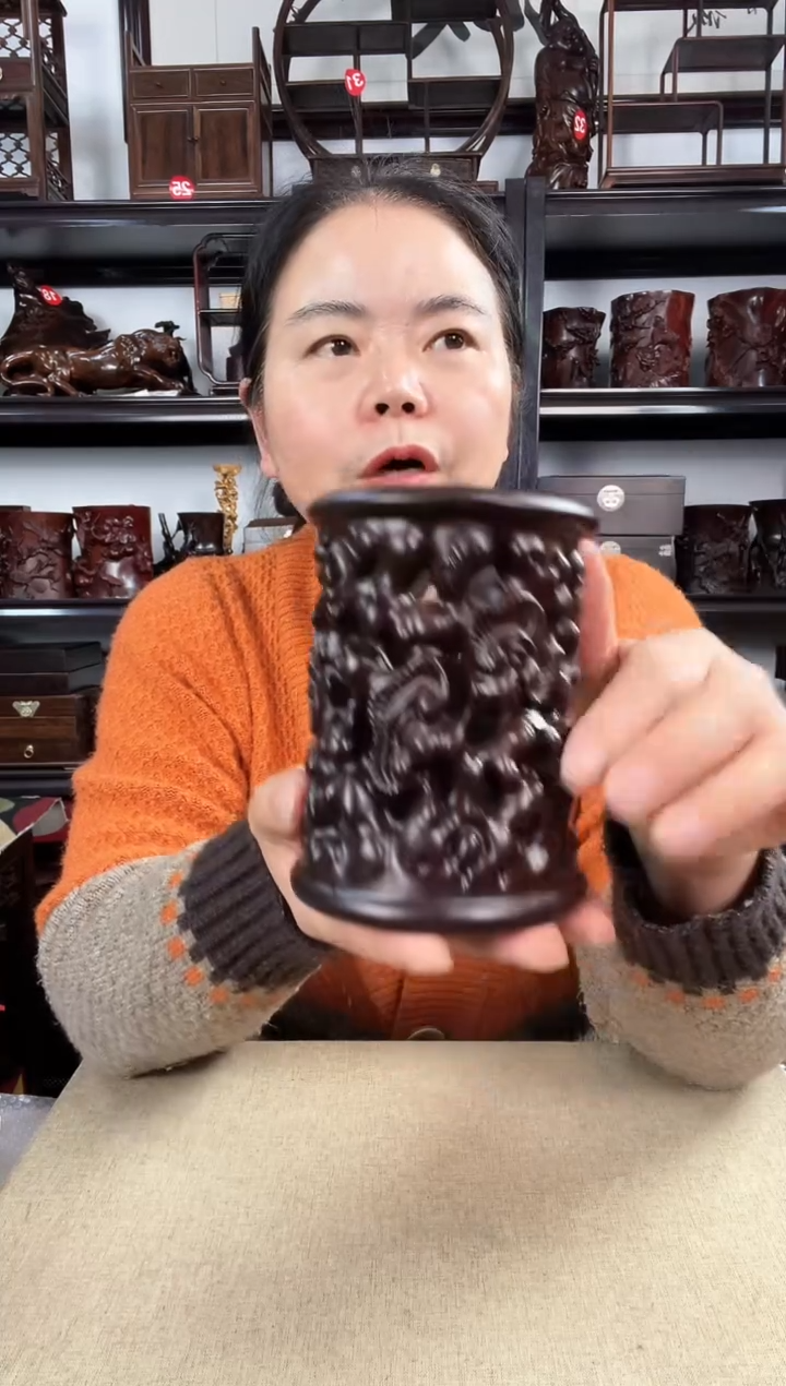木老李红木工艺品灵芝笔筒