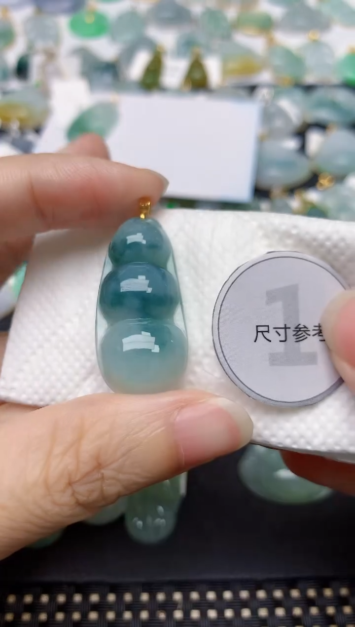 翡翠18K金镶嵌颈饰天然缅甸A货翡翠