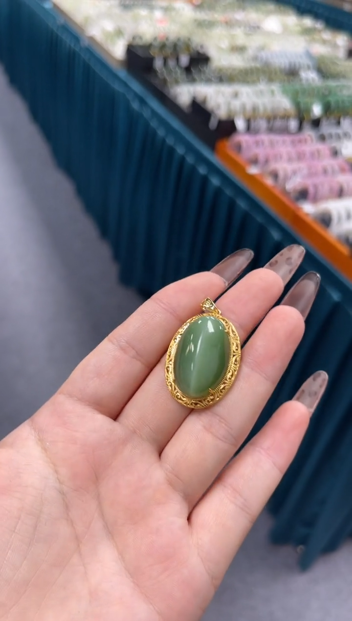 【闪购商品】和田玉吊坠18K金镶嵌一个