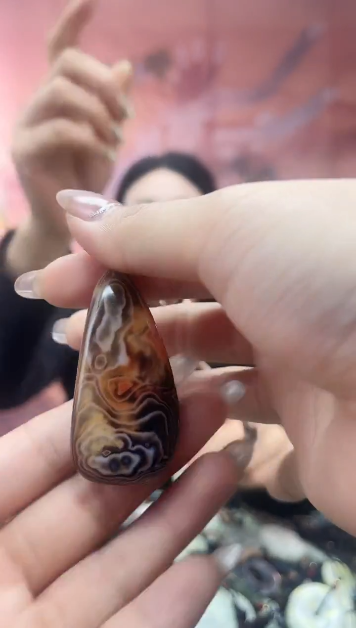 未镶嵌岫玉吊坠`