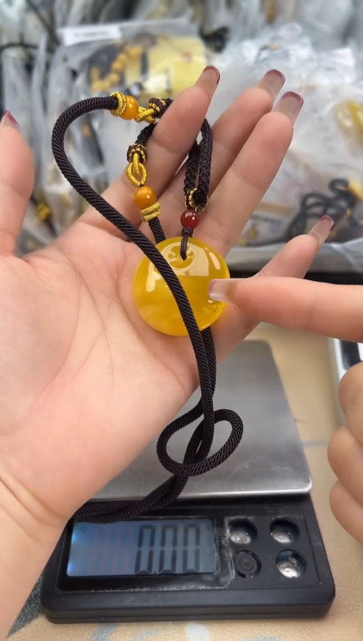 【闪购商品】琥珀裸石未镶嵌蜜蜡吊坠