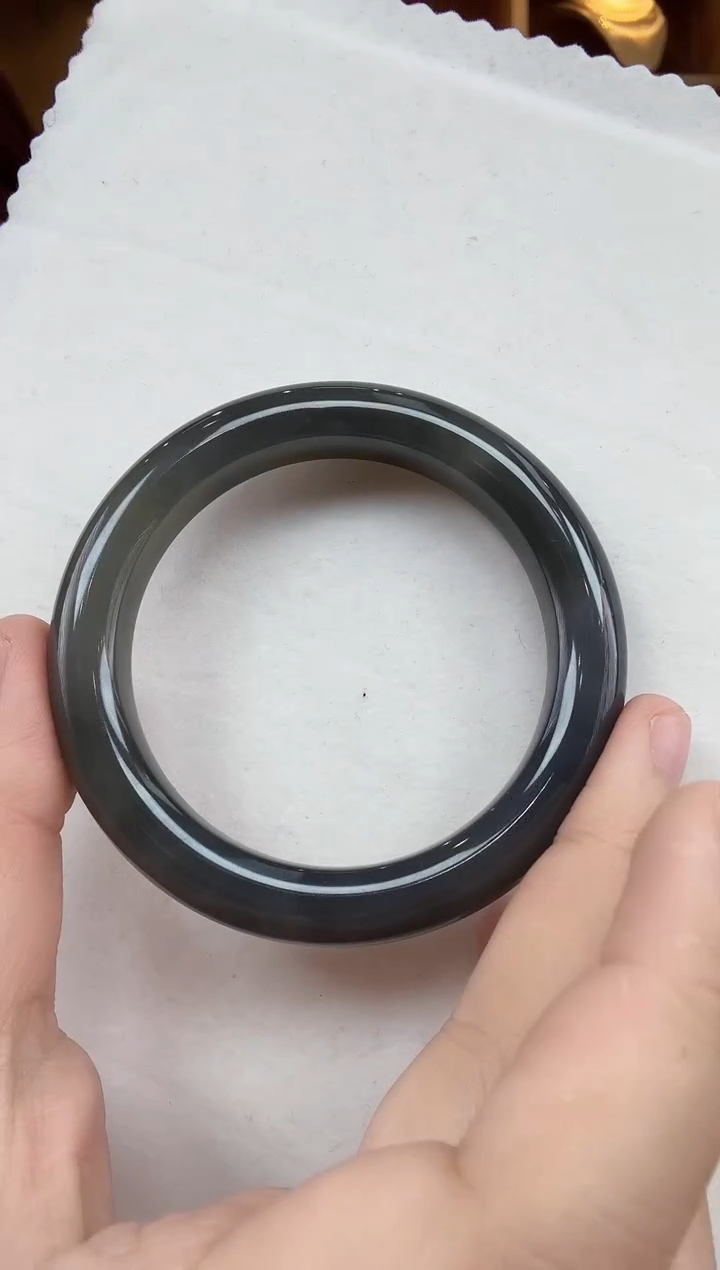 【闪购商品】和田玉手镯未镶嵌58