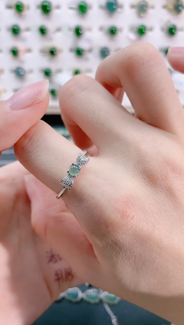 【闪购商品】翡翠戒指足银镶嵌天然翡翠