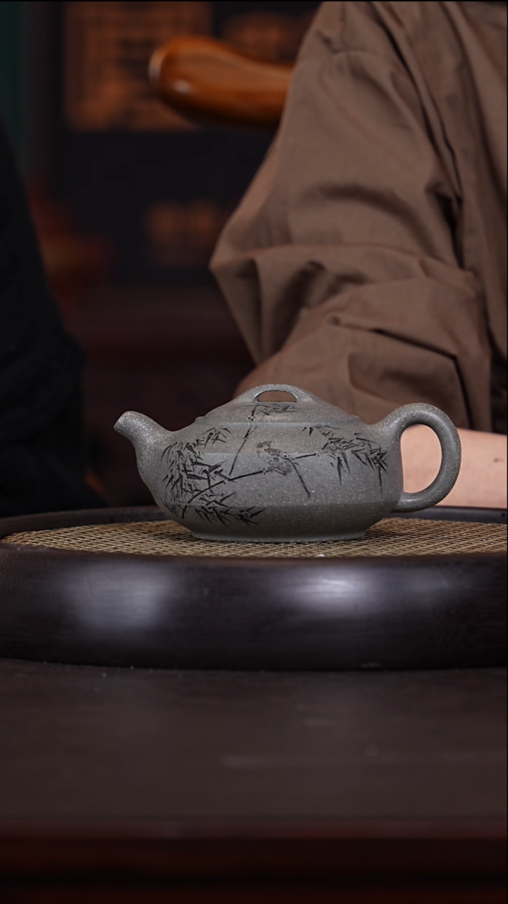 【闪购商品】紫砂茶壶顾美凌13-20金砂料汉君250c