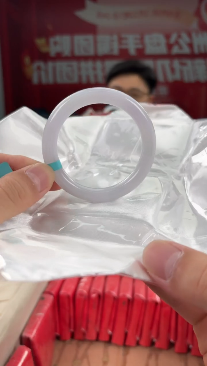 翡翠未镶嵌手镯（圆镯）29手镯