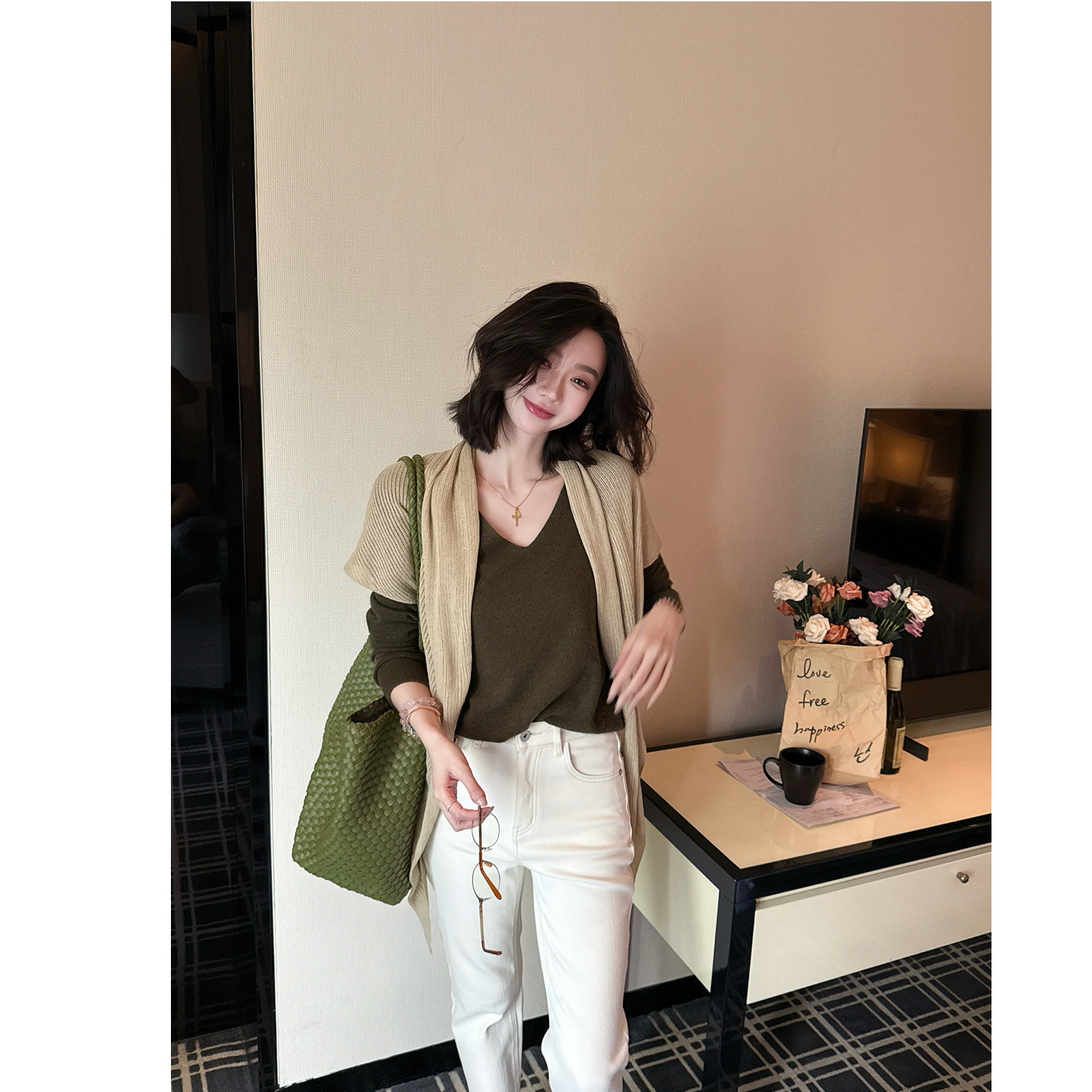 『GTYU』92%绵羊毛8%山羊绒 V领气质修身显瘦毛针织衫女打底   6035