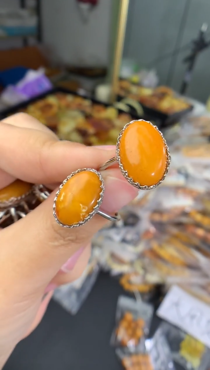 蜜蜡未镶嵌珠宝奇石多样性发一件