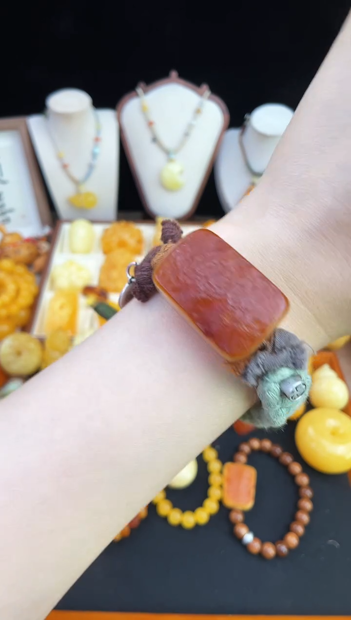 未镶嵌琥珀珠宝奇石柒月