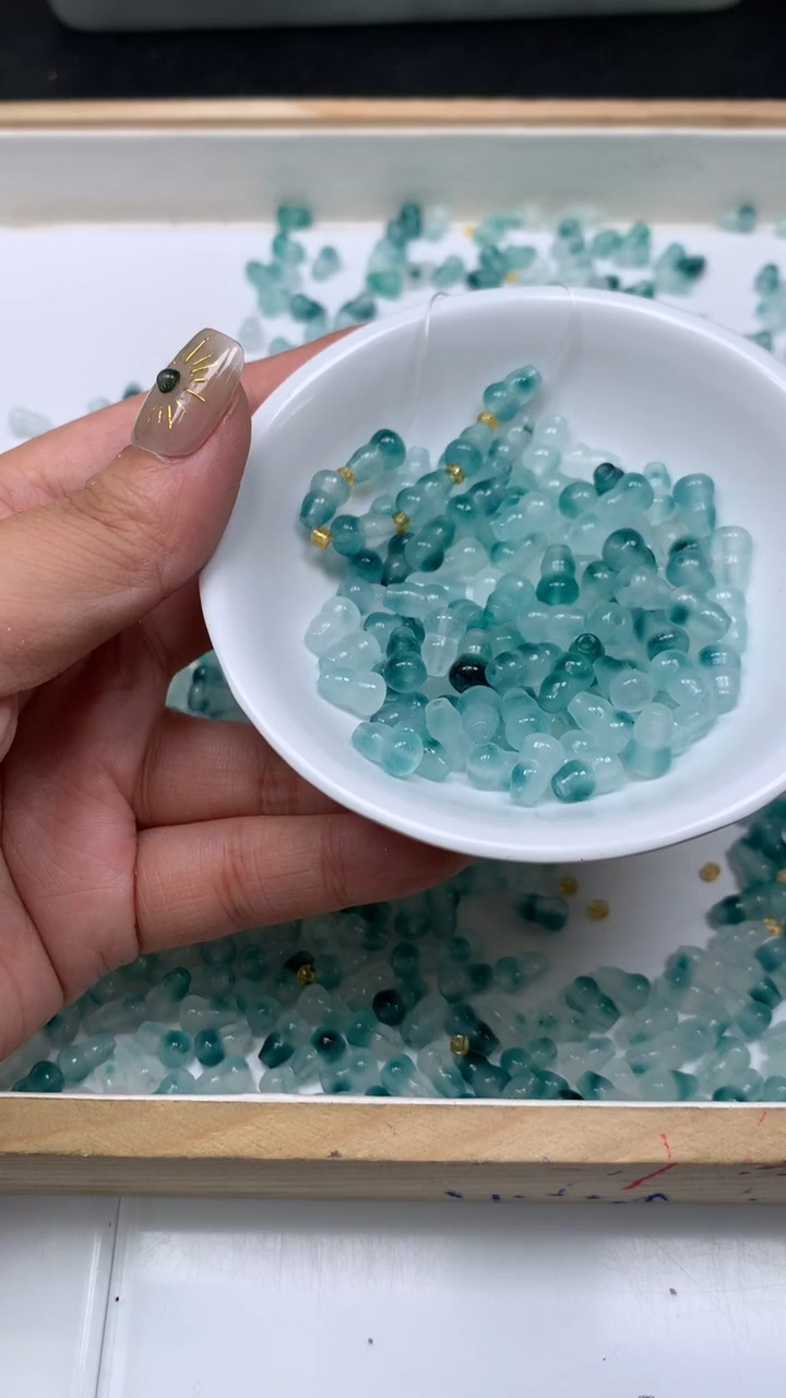 未镶嵌散珠玛瑙/玉髓A1864 蓝飘花 葫芦6*9mm10颗5元