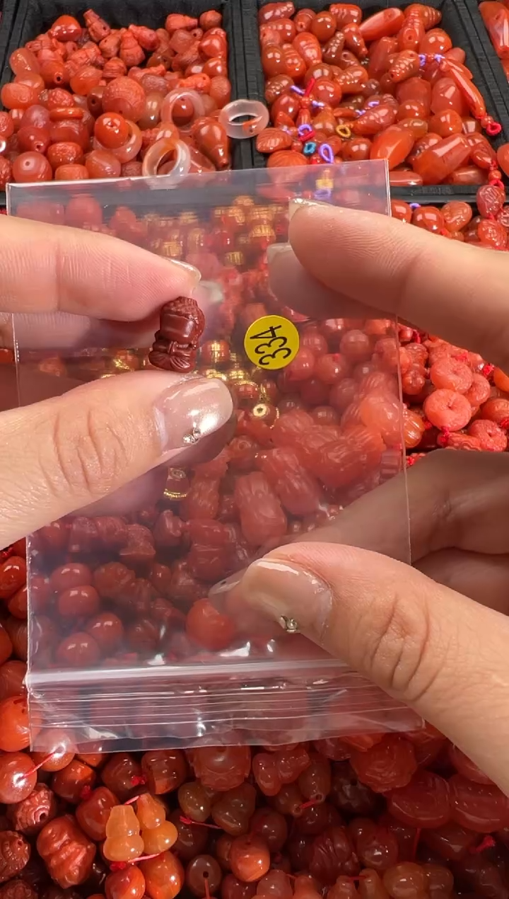 【闪购商品】南红玛瑙颈饰未镶嵌1