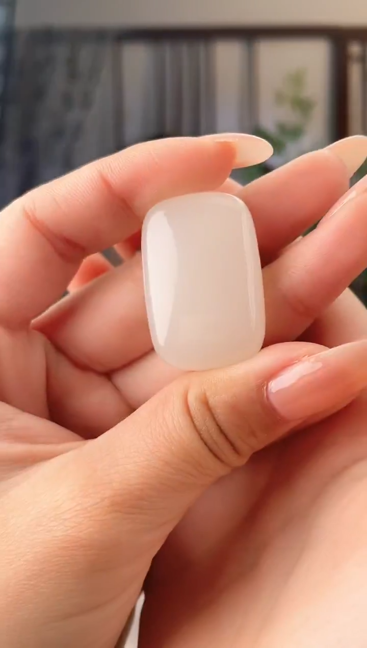 颈饰未镶嵌和田玉无事牌 多样性发其一