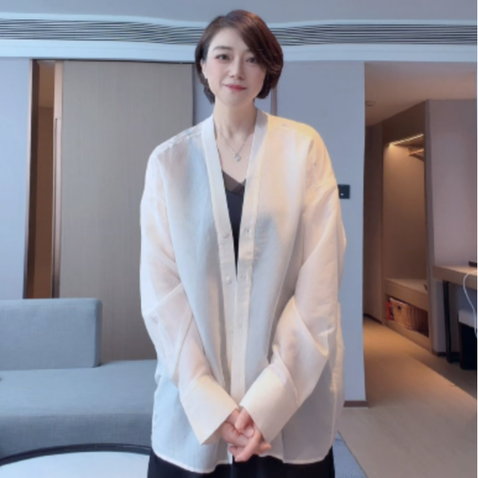 【U.M】琉璃6A级桑蚕丝醋酸V领长袖衬衫