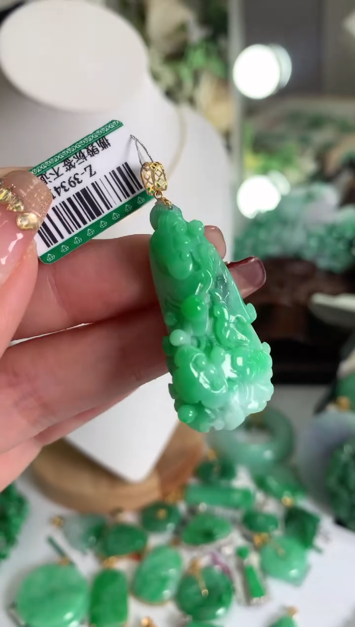 【闪购商品】翡翠吊坠(不含链)18K金镶嵌挂件
