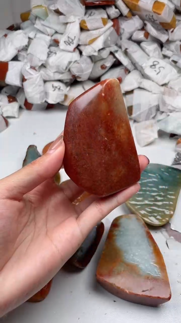 翡翠未镶嵌颈饰?****️翡翠