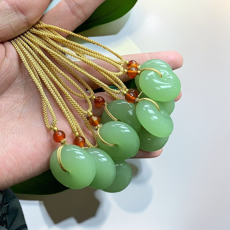 掌柜精选   精品晴水绿平安扣多样性发一个 