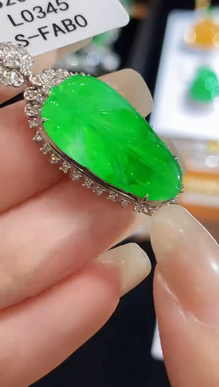 翡翠18K金镶嵌吊坠(不含链)L0345多样性发其一