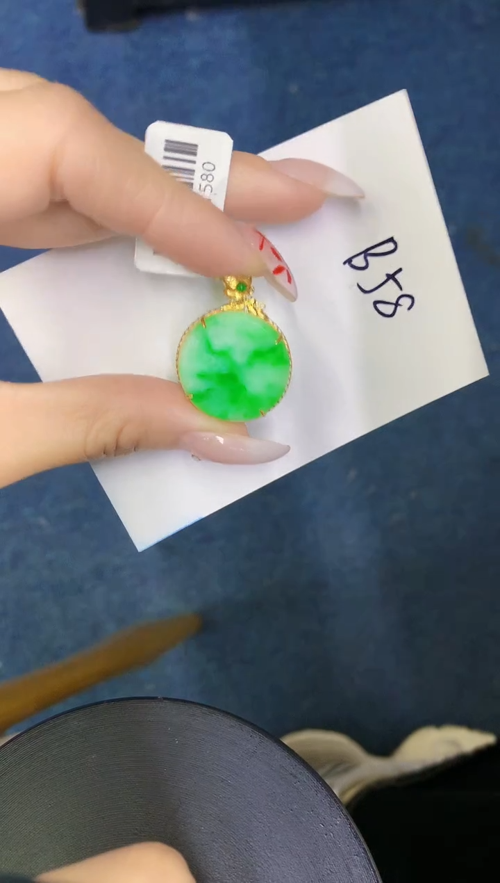 【闪购商品】翡翠颈饰18K金镶嵌000000000000