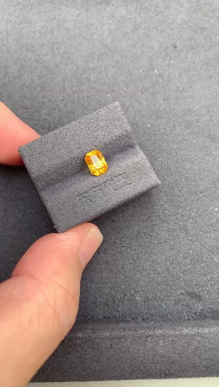 裸石彩色蓝宝石1.06ct黄蓝宝 定制  FD
