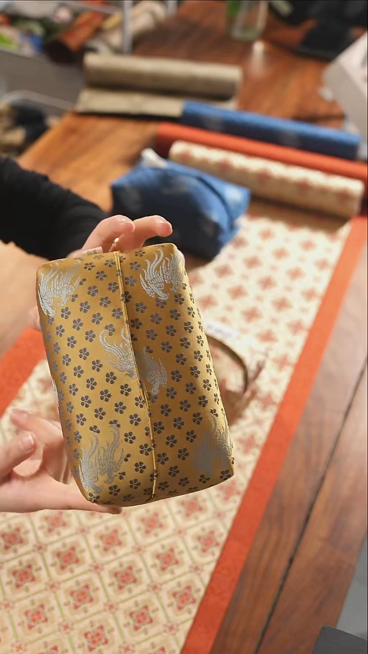 纸巾盒·············