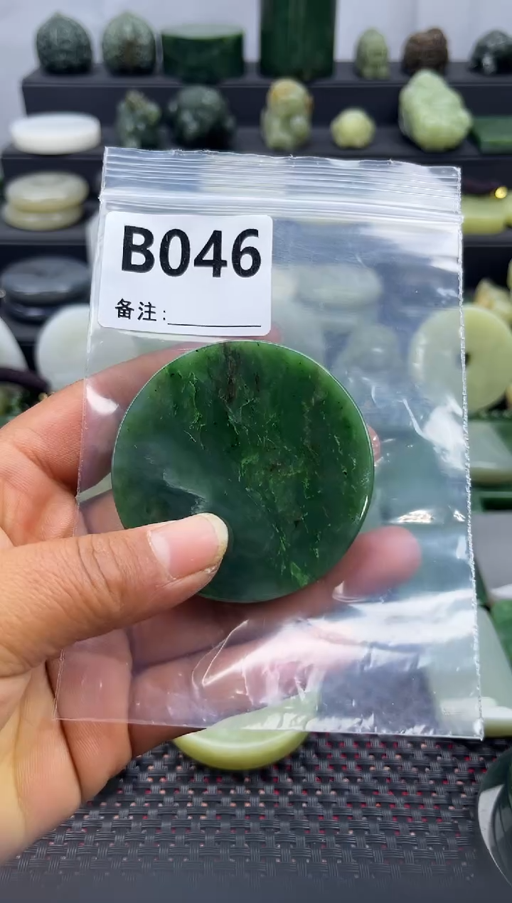 未镶嵌和田玉珠宝半成品镯芯