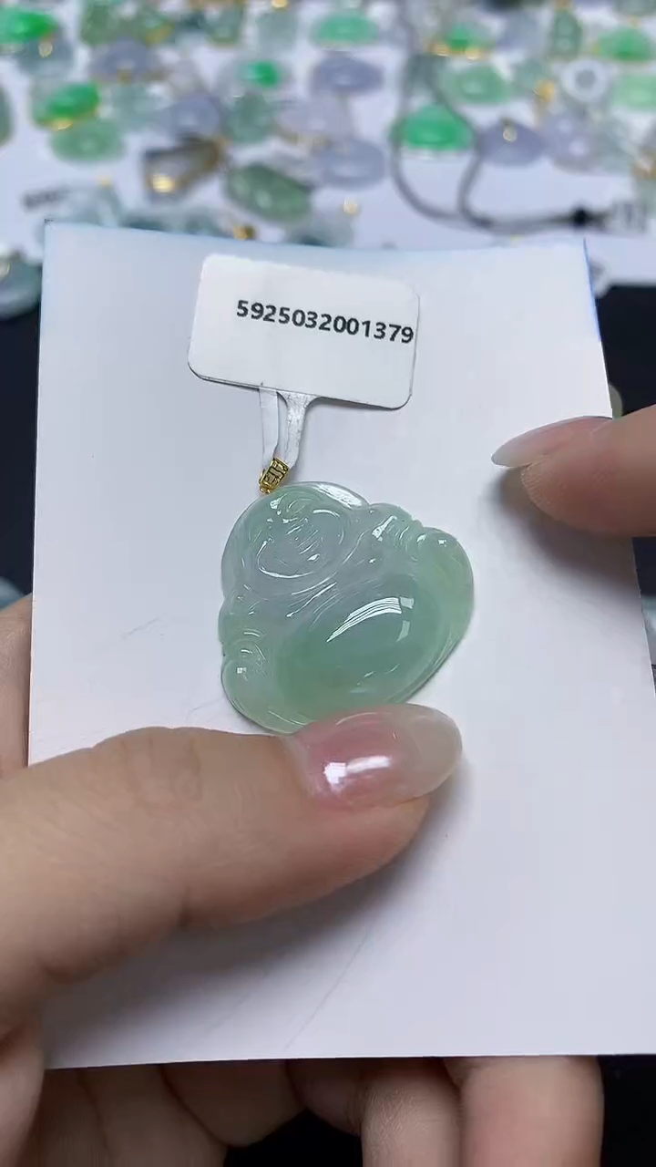 翡翠18K金镶嵌颈饰天然缅甸翡翠A货