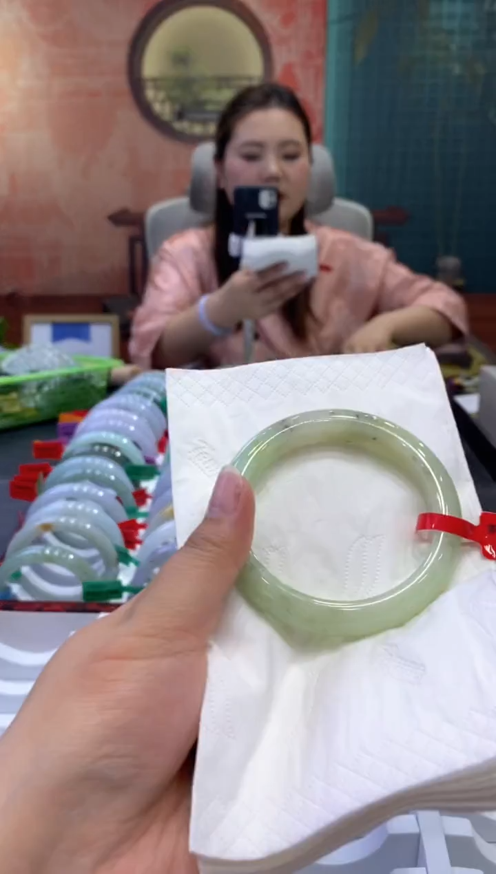 【闪购商品】翡翠手镯未镶嵌多人0005932