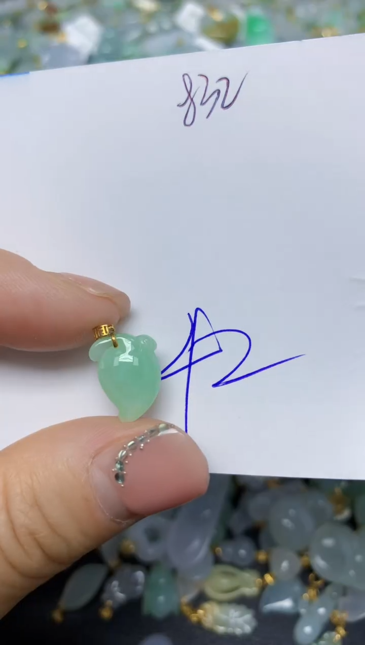 【闪购商品】翡翠挂件18K金镶嵌 天然翡翠A货