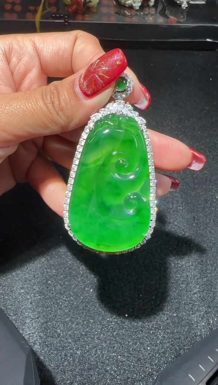 【闪购商品】翡翠吊坠(赠链)银S925镶嵌多样性发货拍一发一