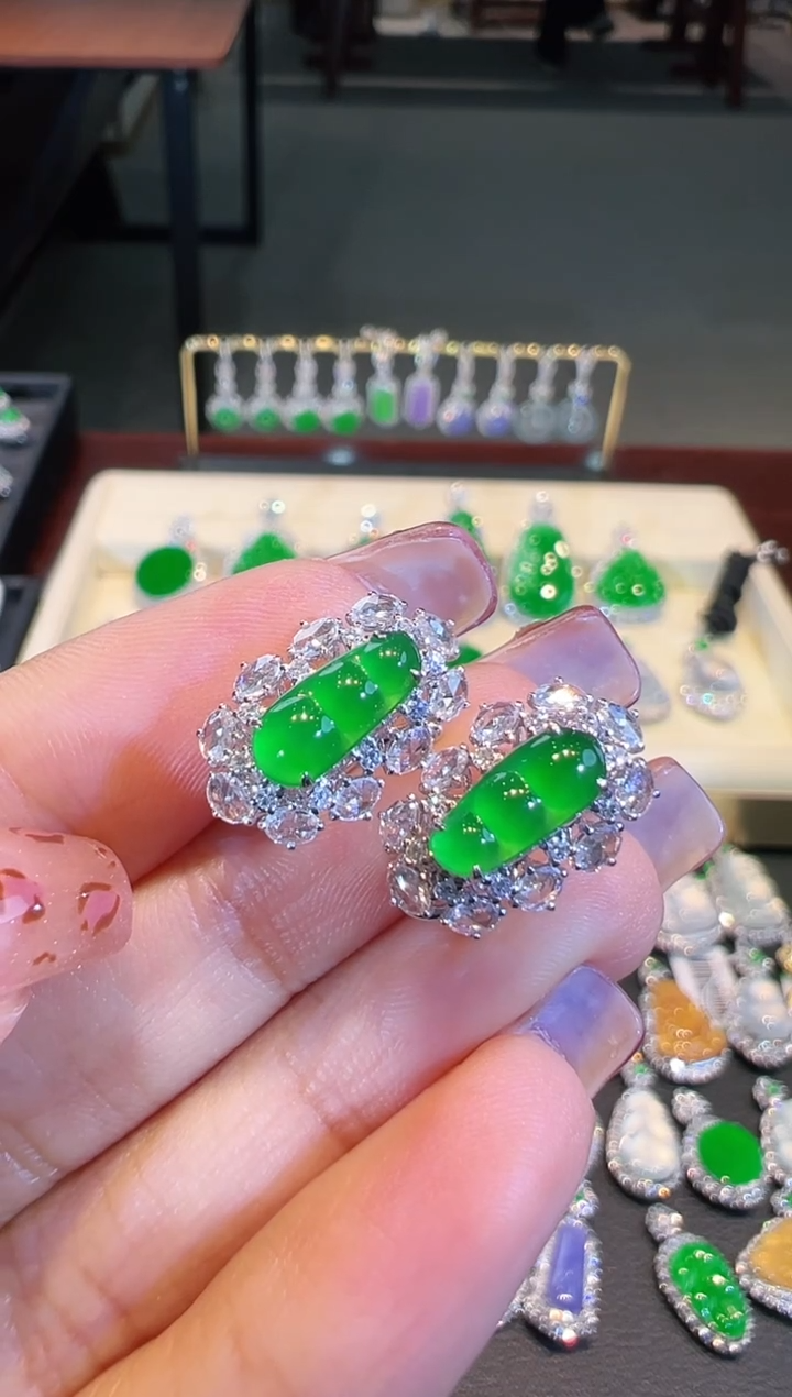 【闪购商品】翡翠耳饰18K金镶嵌翡翠