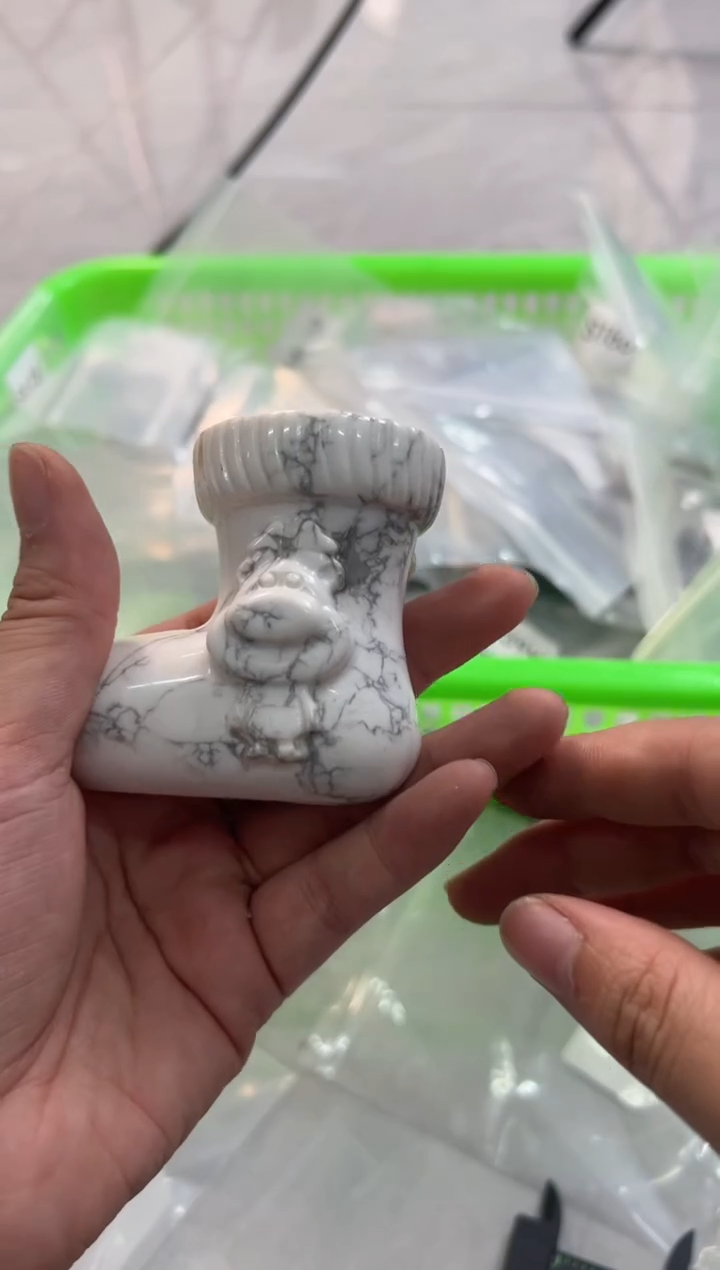 未镶嵌蛇纹石玉珠宝奇石M695