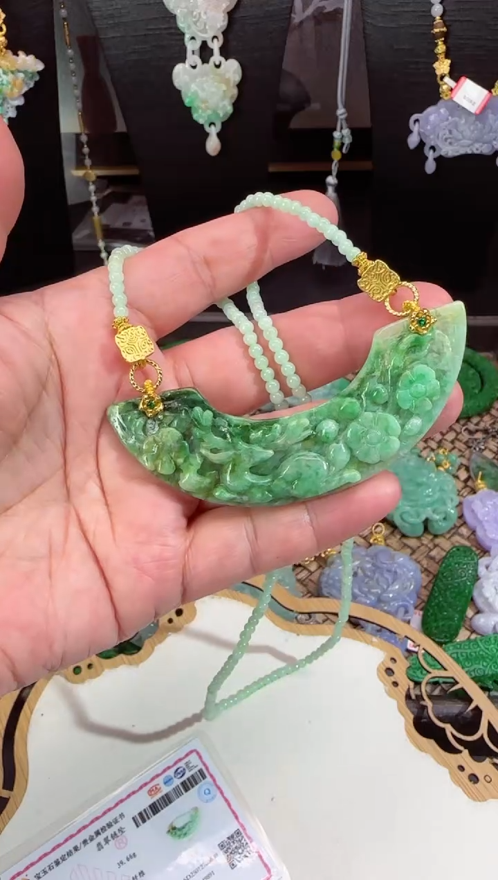 【闪购商品】翡翠挂件未镶嵌拍照