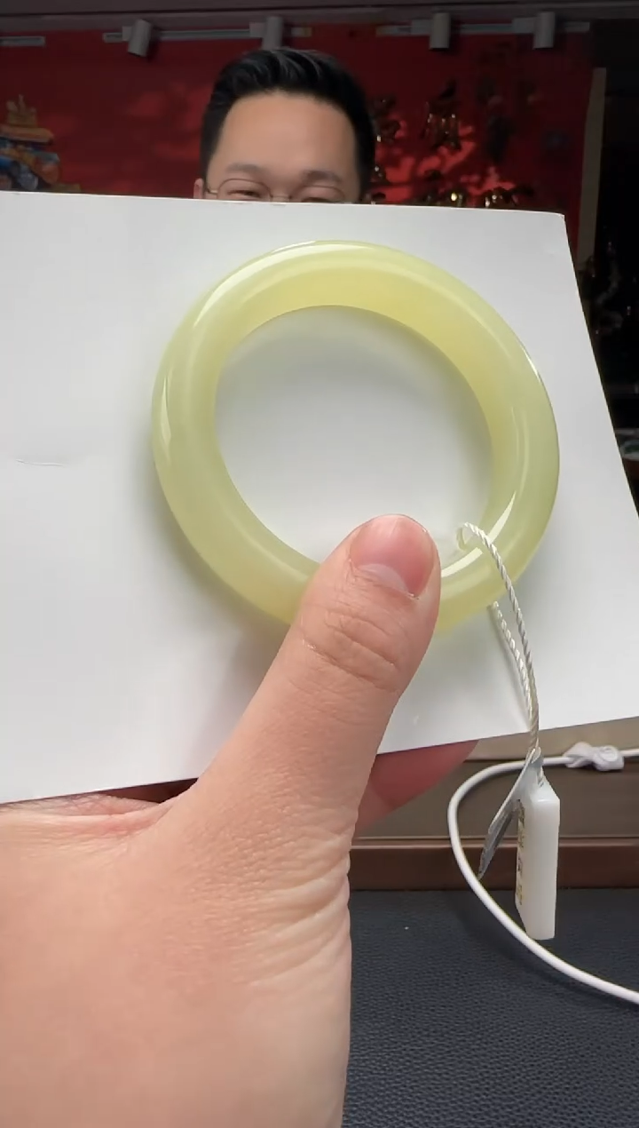 【闪购商品】和田玉.未镶嵌黄口正装镯53