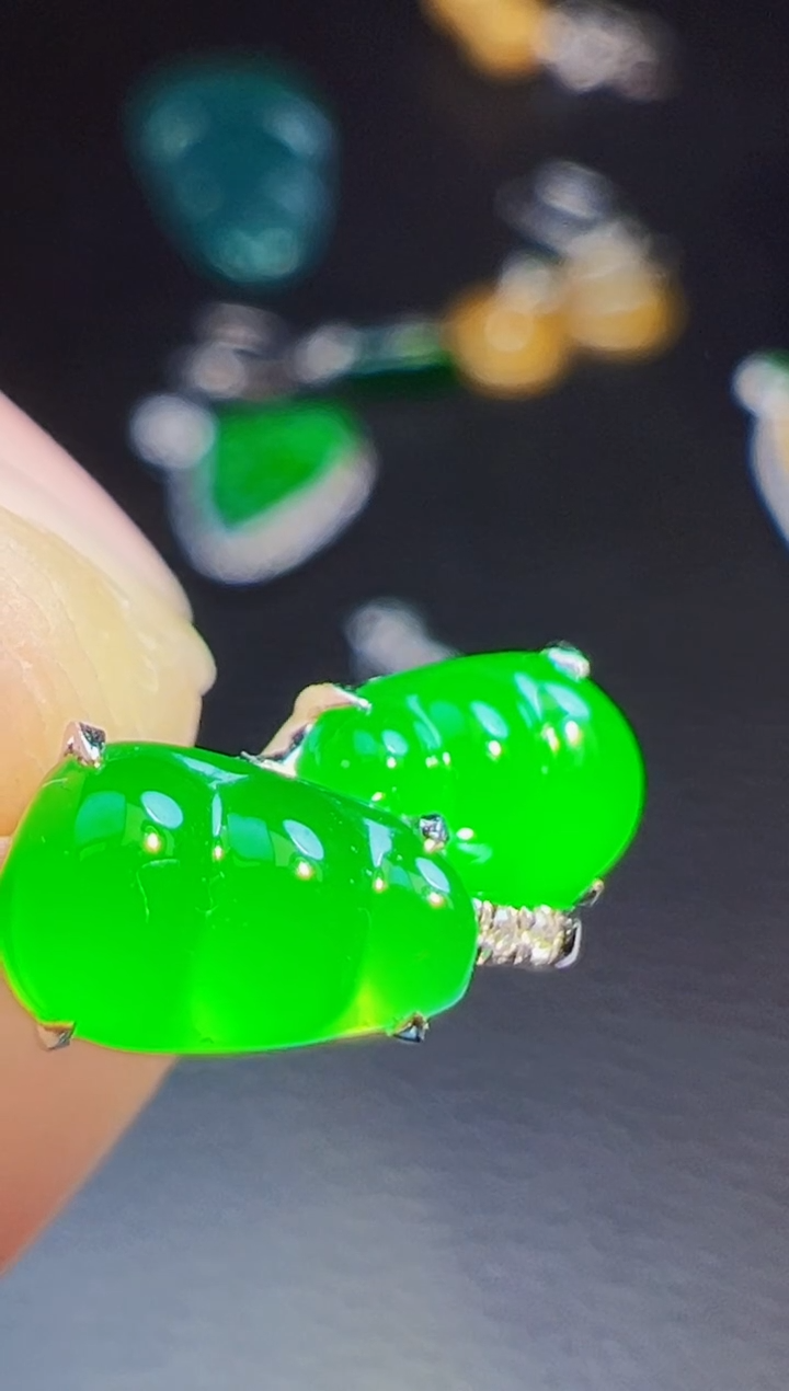 18K金镶嵌翡翠耳饰S****e翡翠