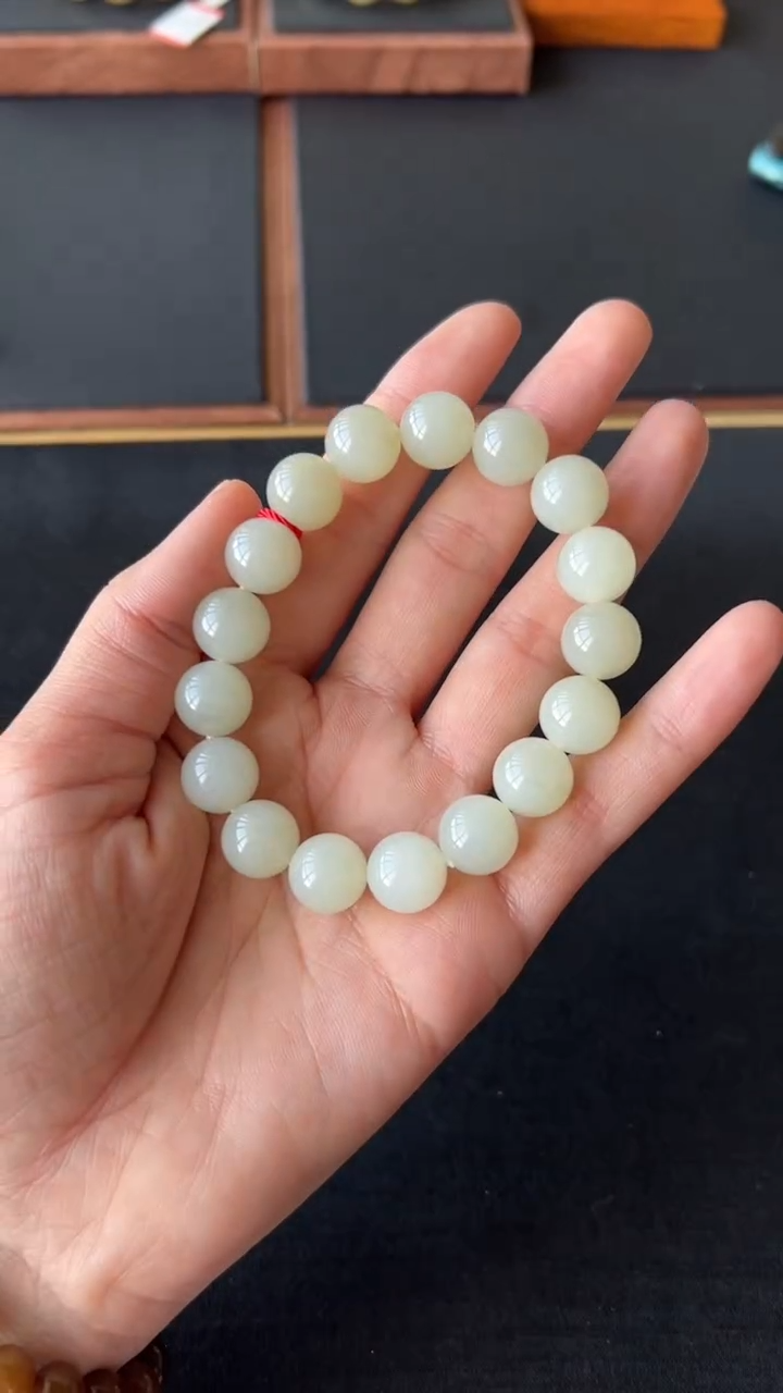 【闪购商品】和田玉手串未镶嵌且末微色差近矿卡12