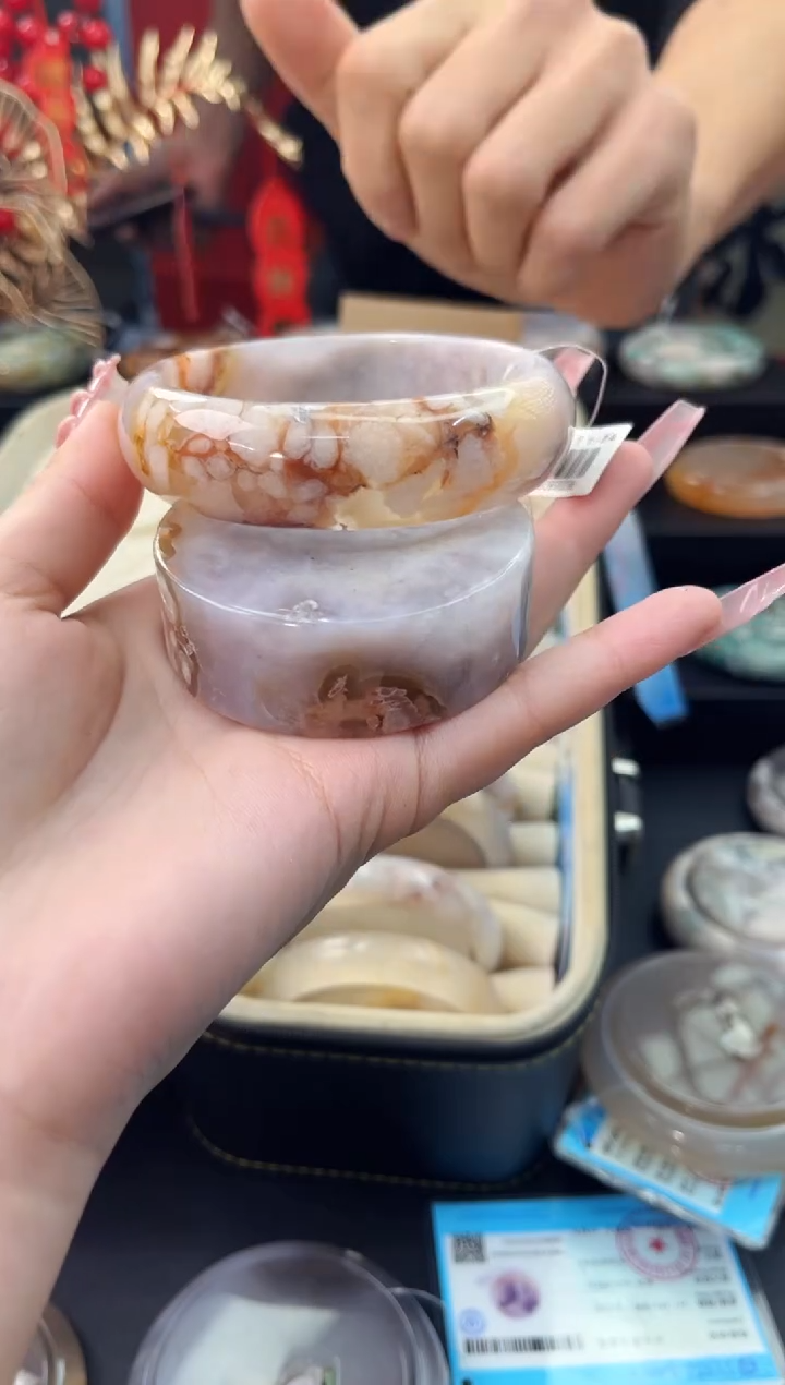 【闪购商品】石英质玉手镯未镶嵌赠送镯心（61圈口）