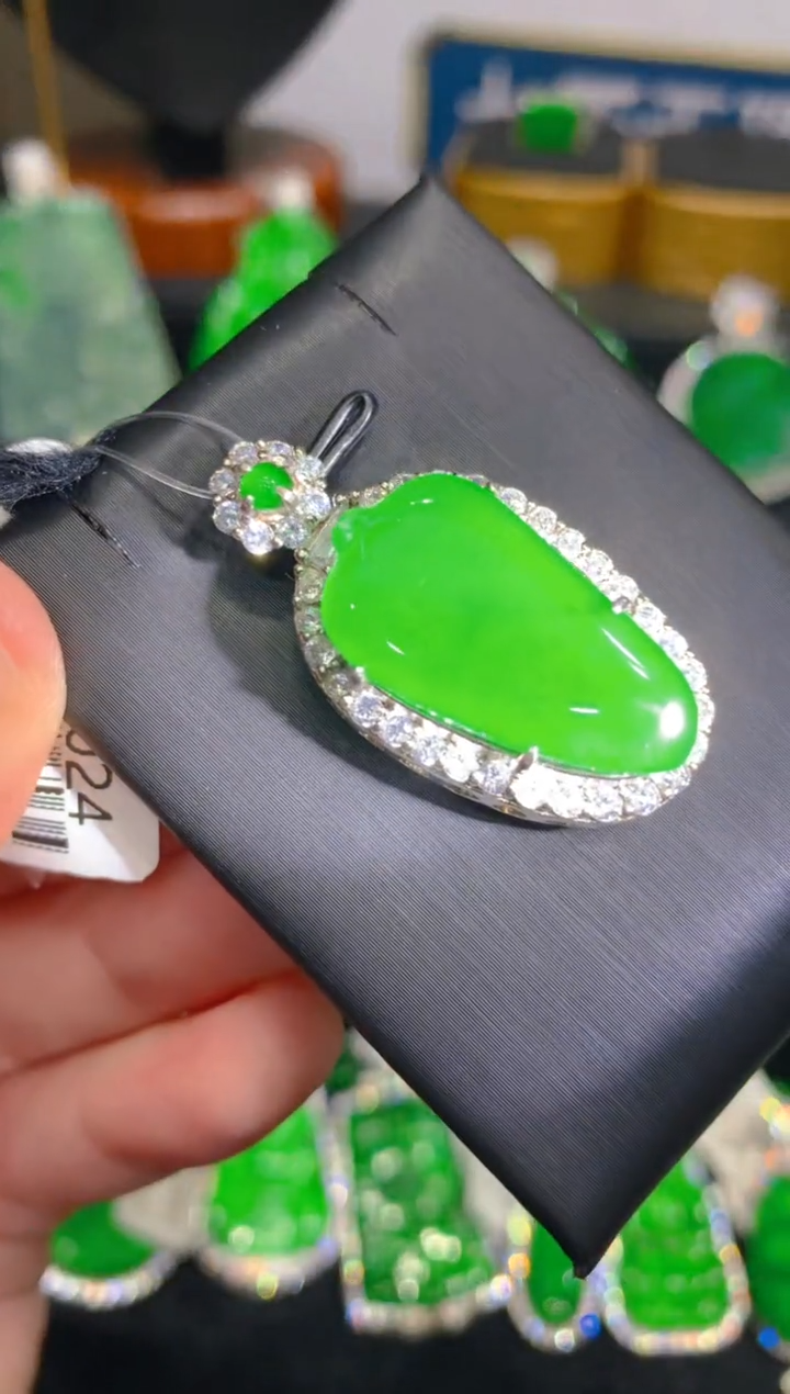 【闪购商品】翡翠颈饰银S925镶嵌28一季