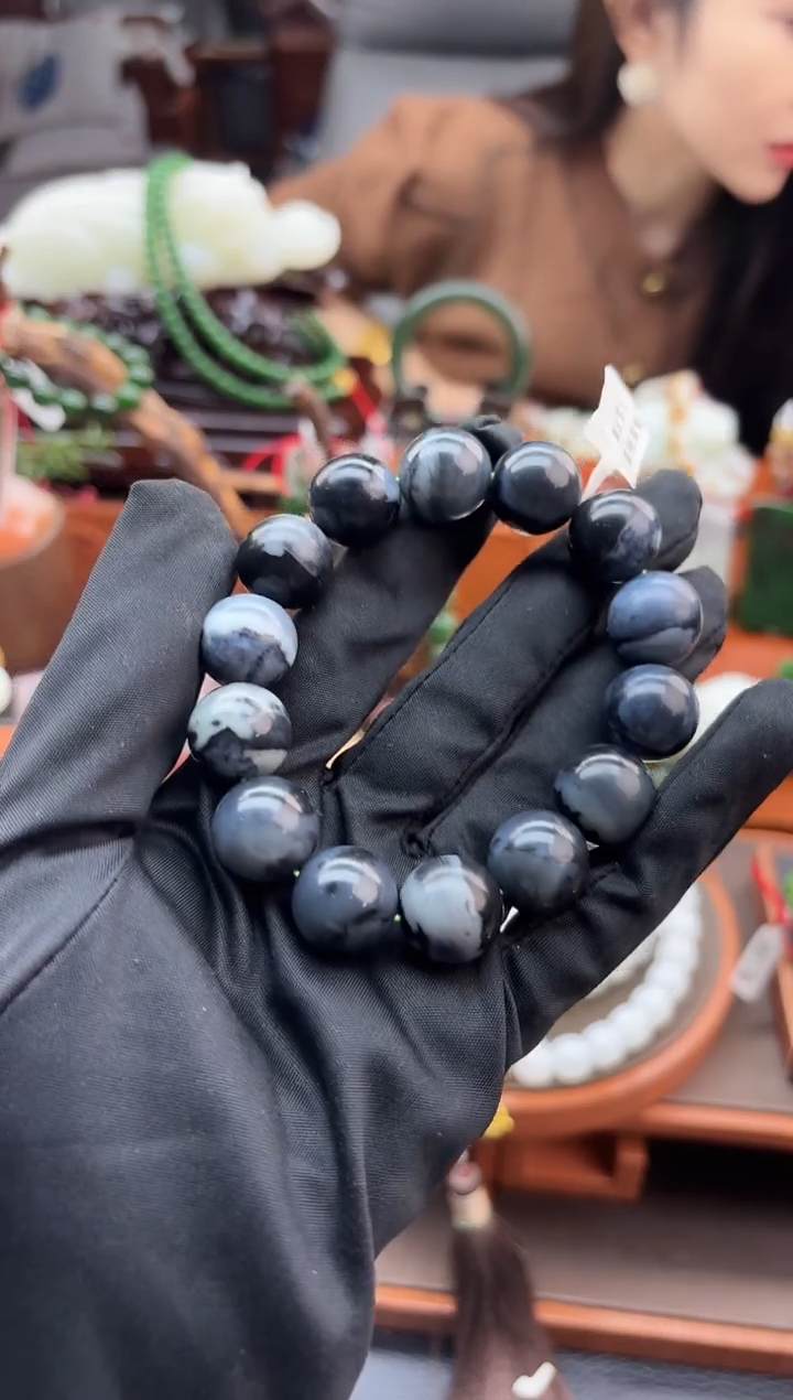 未镶嵌手串和田玉董小姐推荐 多样性发货 拍一发一jmqh16