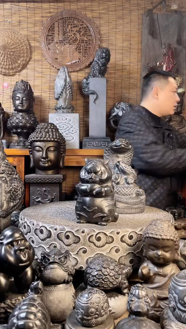 【闪购商品】21小胖虎天然青石雕刻