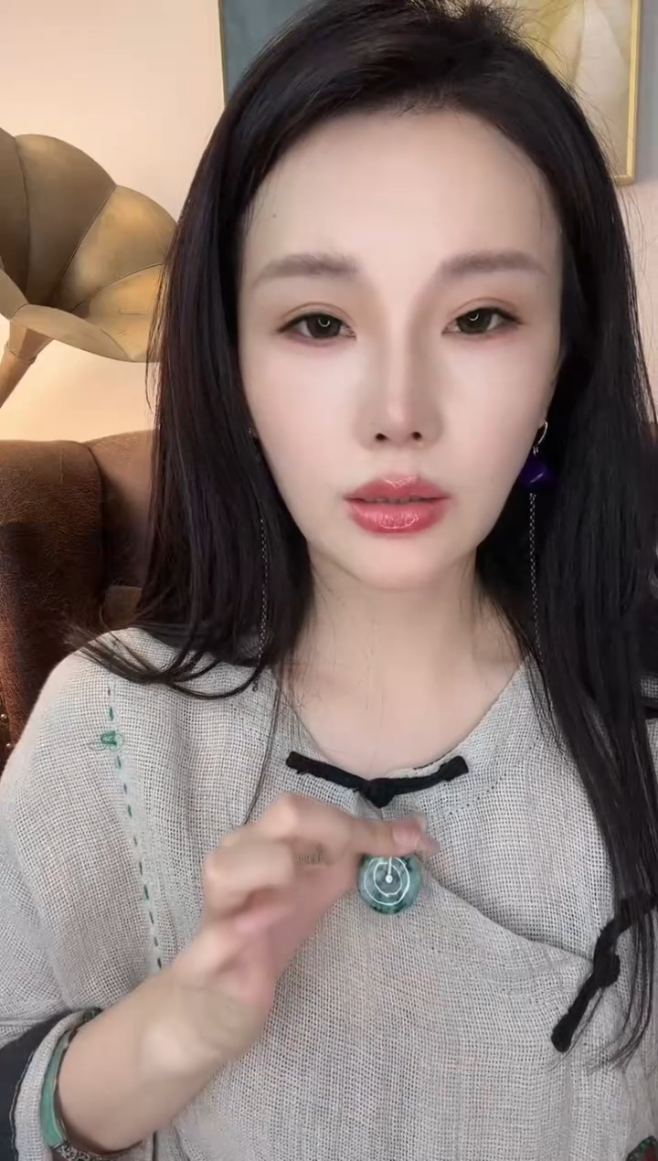 翡翠未镶嵌颈饰P****～翡翠031