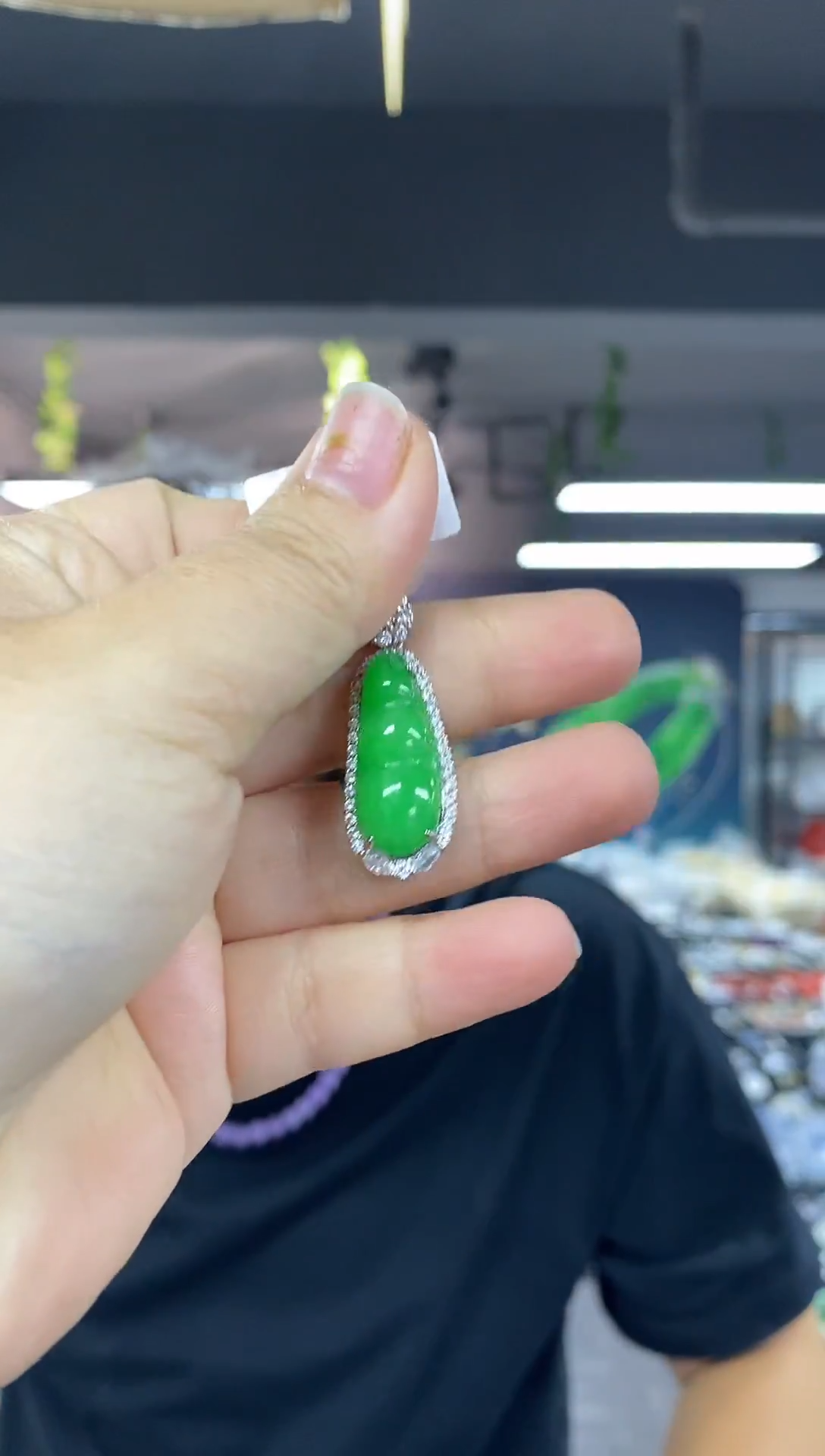 颈饰未镶嵌翡翠多样性发其一颜色微差
