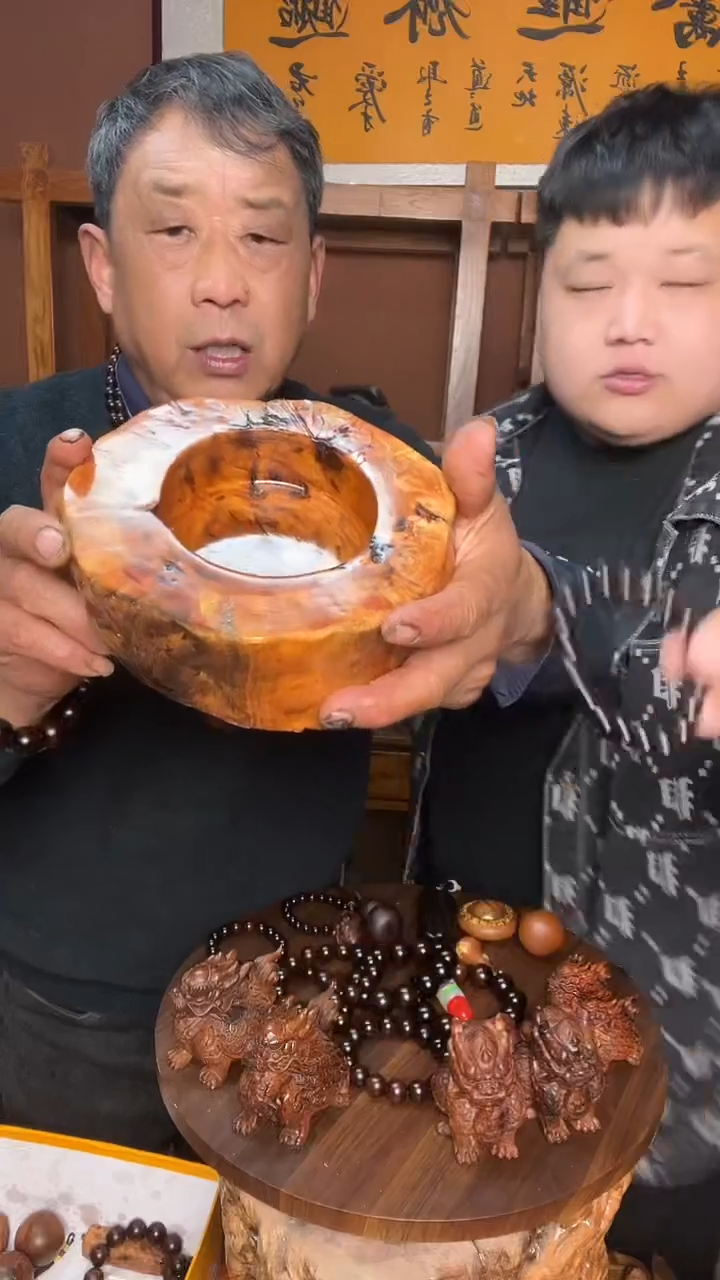 枣木新郑龙纹枣木烟灰缸