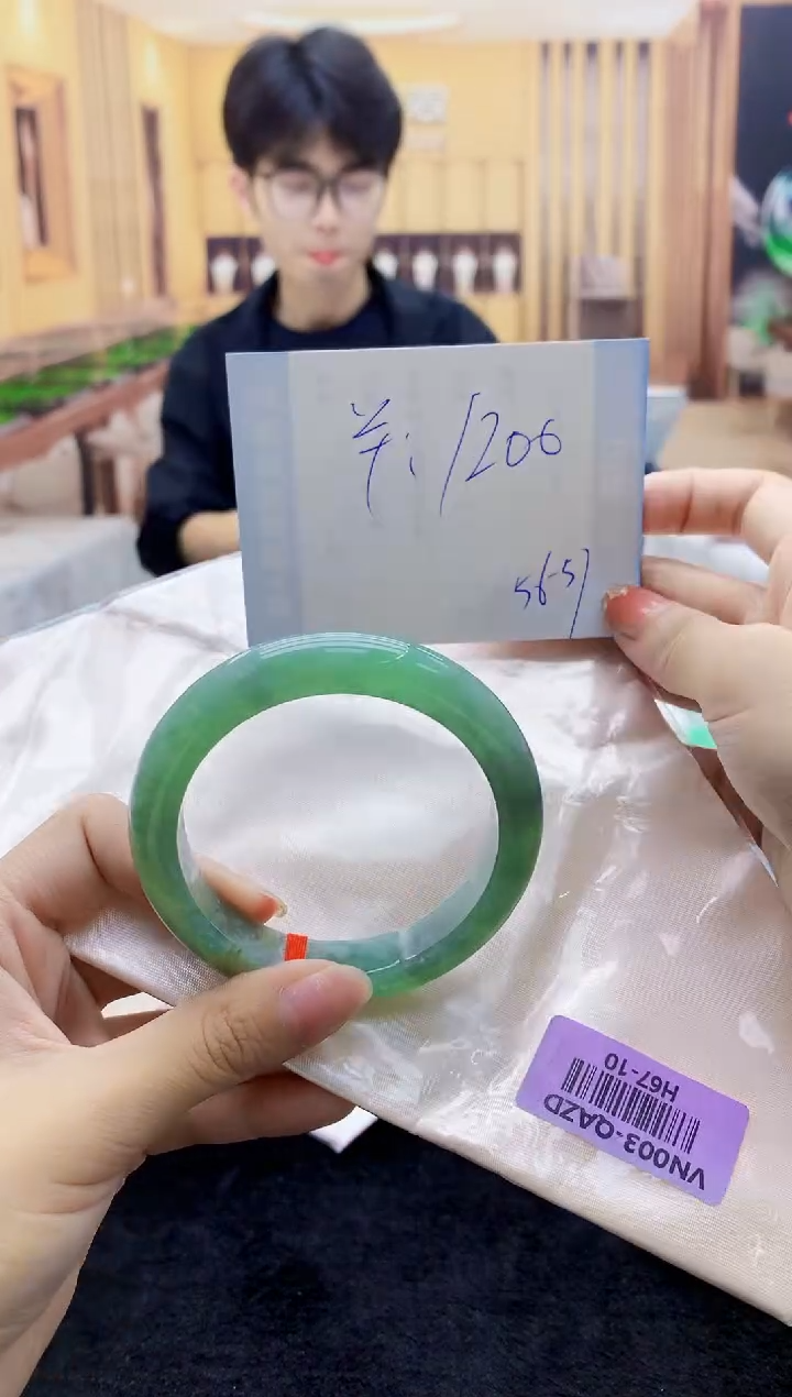 【闪购商品】翡翠手镯未镶嵌       H67-10