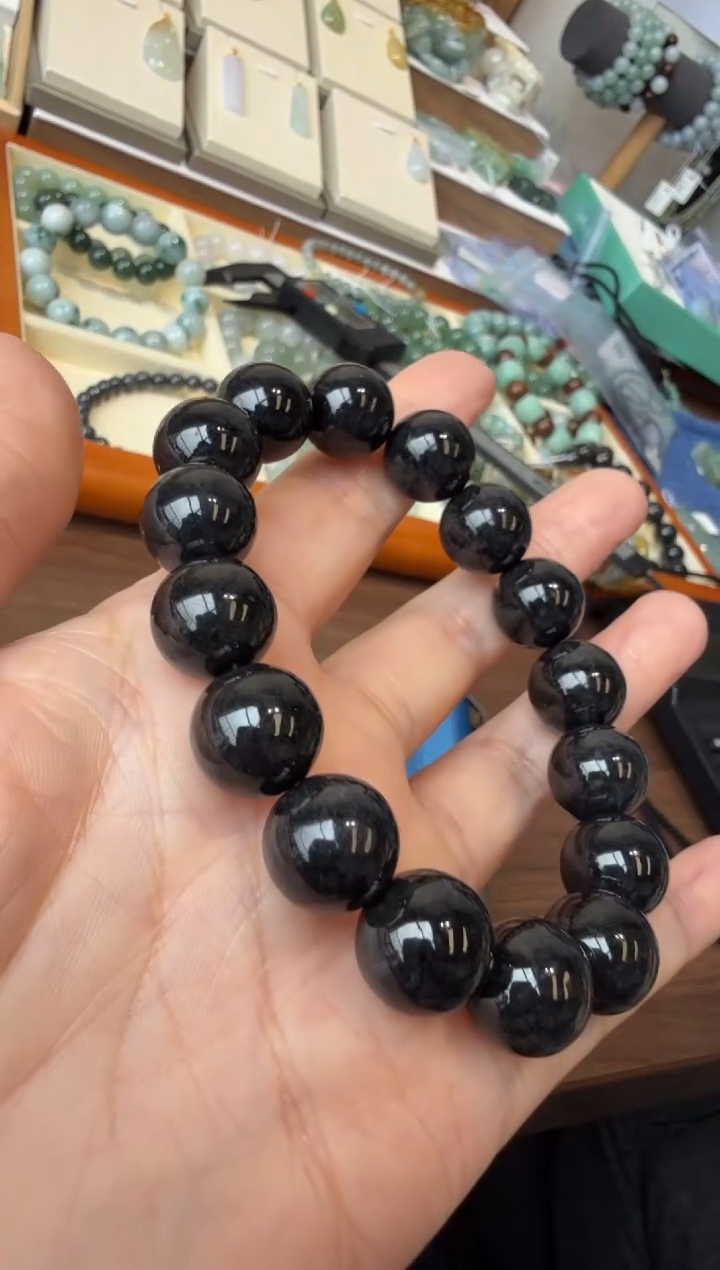 翡翠挂件未镶嵌A货翡翠多样性乌鸡手串