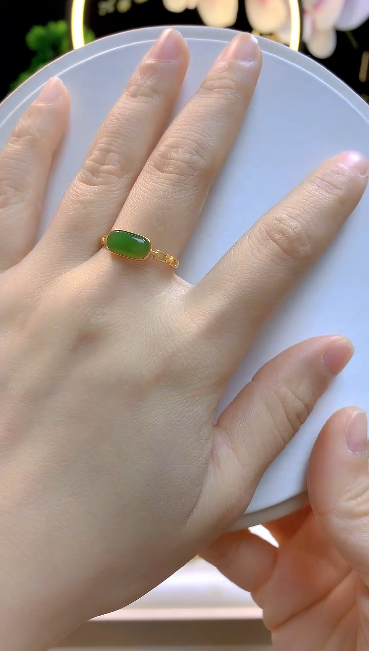 【闪购商品】和田玉戒指银S925镶嵌碧玉马鞍戒指